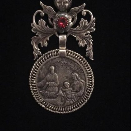 Дукач з Святим Сімейством: Срібло, скло. Довжина - 7 см, вага - 26 г.