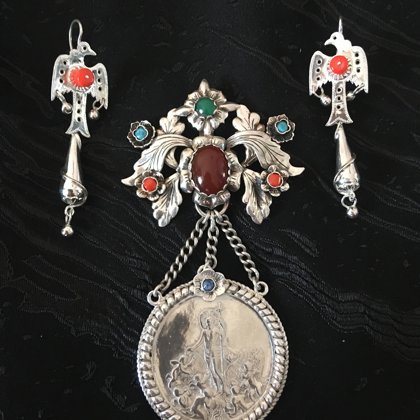 Дукач з сережками: срібло, корал, сердолік, хрізопрас, бірюза